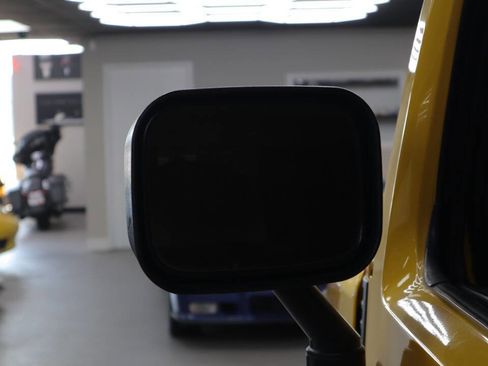 Used 2005 HUMMER H2 SUT w/ Preferred Equipment Group image 17