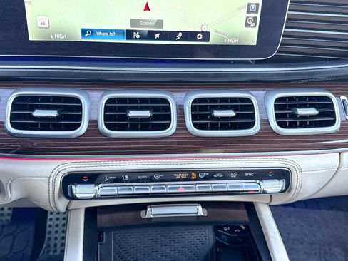 Used 2023 Mercedes-Benz GLS 63 AMG 4MATIC image 32