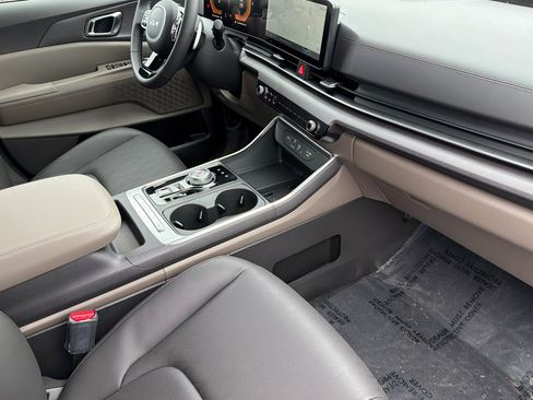 New 2026 Kia Carnival EX image 15