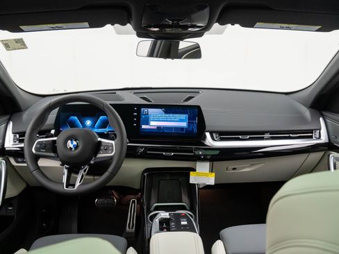 New 2026 BMW X2 xDrive28i w/ Technology Package image 11