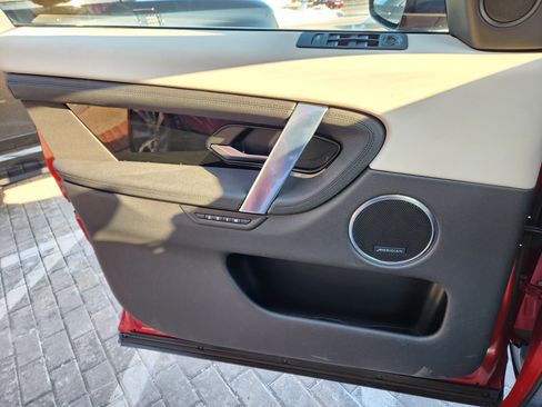 Used 2020 Land Rover Discovery Sport SE image 25