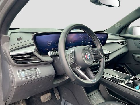 Used 2025 Buick Enclave Preferred AWD/4WD image 9