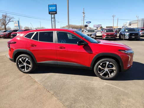 New 2026 Chevrolet Trax RS w/ Sunroof Package image 5