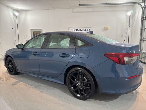 Used 2025 Honda Civic Sport image 6