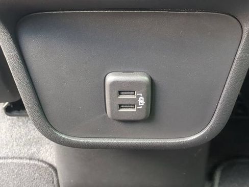 Used 2023 Chevrolet Equinox LS FWD image 16