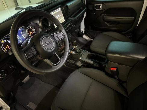 Used 2023 Jeep Wrangler Unlimited Sport AWD/4WD image 9