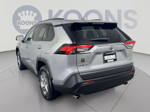 Used 2025 Toyota RAV4 XLE AWD/4WD image 2