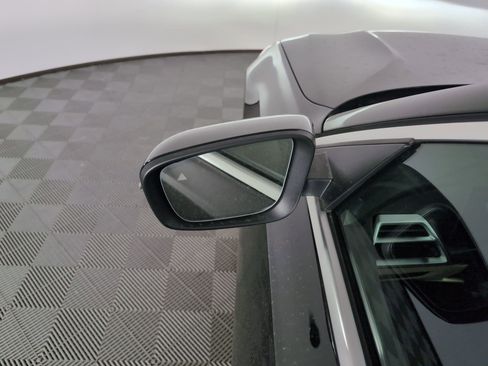 Used 2025 BMW 330i Sedan w/ Convenience Package image 19