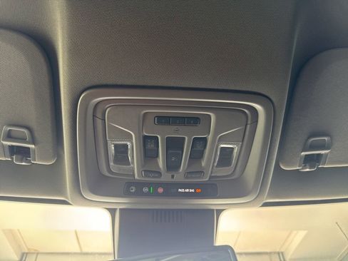 Used 2025 GMC Sierra 1500 SLT image 19