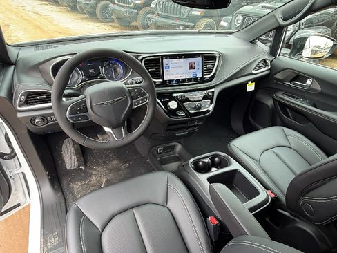 New 2026 Chrysler Pacifica Select FWD image 20