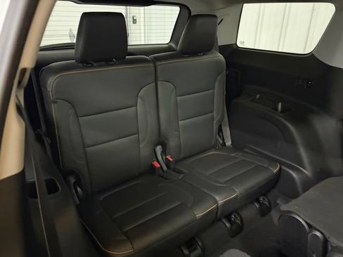 Used 2022 GMC Acadia AT4 w/ GMC Pro Grade Package AWD/4WD image 20