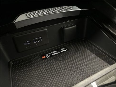 Certified 2025 Buick Envision Preferred image 26