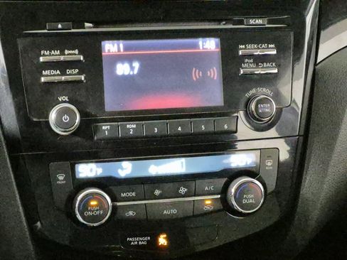 Used 2017 Nissan Rogue Sport SV image 18