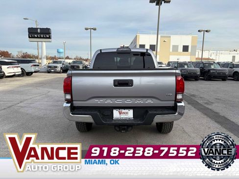 Used 2018 Toyota Tacoma SR5 image 6