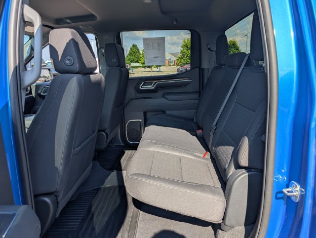 Used 2025 Chevrolet Silverado 1500 LT AWD/4WD image 19