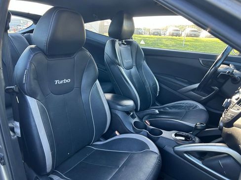 Used 2015 Hyundai Veloster Turbo FWD image 16