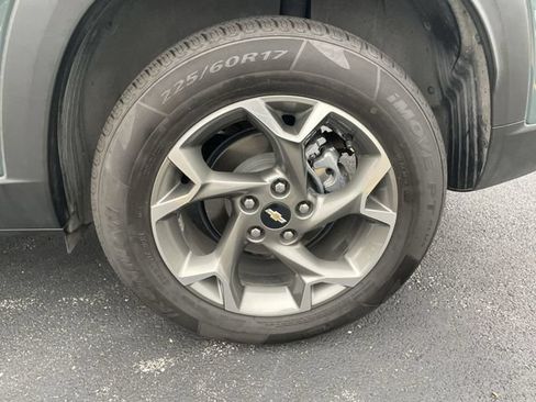 Used 2025 Chevrolet Trax LT FWD image 30