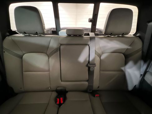 New 2026 Chevrolet Colorado ZR2 w/ Technology Package AWD/4WD image 25