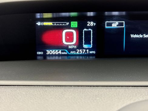 Used 2021 Toyota Prius Prime XLE w/ Carpet Mat Package (TMS) image 13