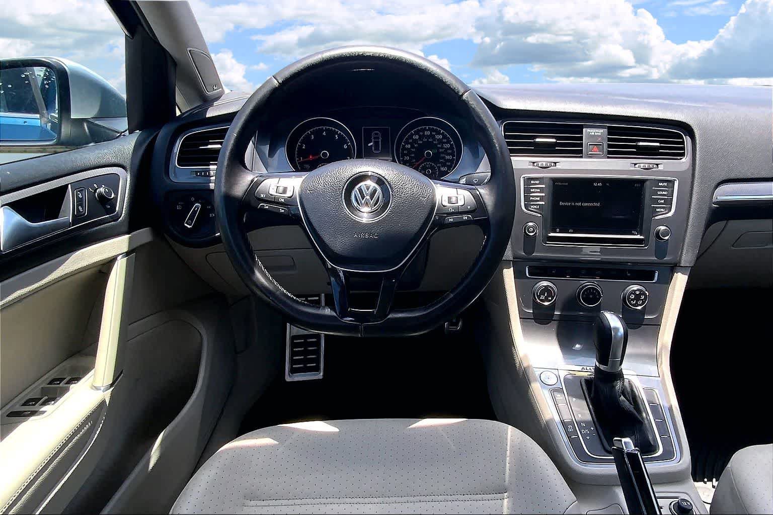Used 2017 Volkswagen Golf Alltrack SE AWD/4WD image 14
