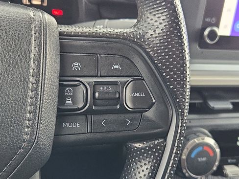 Used 2025 Toyota Tacoma SR5 AWD/4WD image 19
