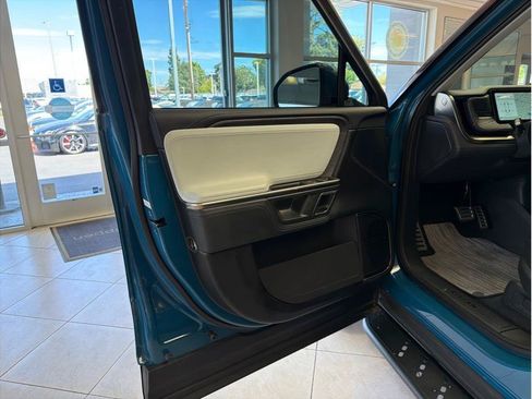 Used 2023 Rivian R1S Launch Edition AWD/4WD image 9