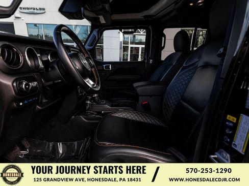 Used 2022 Jeep Wrangler Unlimited Sahara image 27