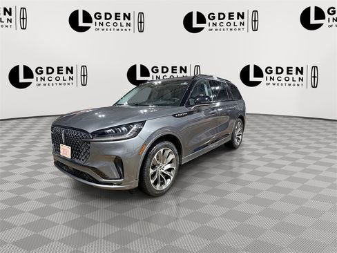 Used 2025 Lincoln Aviator Premiere w/ Jet Appearance Package image 4