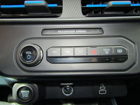 New 2025 Ford Maverick Lobo AWD/4WD image 30