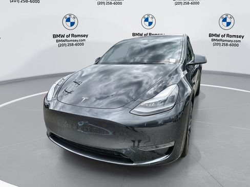 Used 2024 Tesla Model Y Long Range RWD image 1