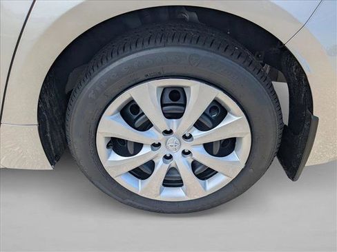 Used 2025 Toyota Corolla LE image 8