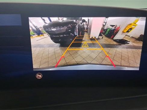 Used 2025 Cadillac XT4 Premium Luxury image 26