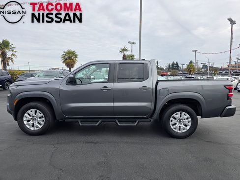 Used 2022 Nissan Frontier SV AWD/4WD image 2