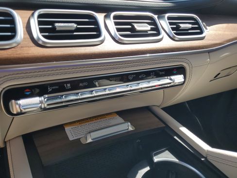 Certified 2026 Mercedes-Benz GLS 580 4MATIC image 17