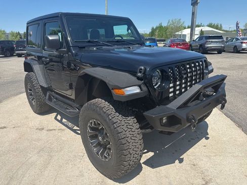 Used 2024 Jeep Wrangler Sport AWD/4WD image 3