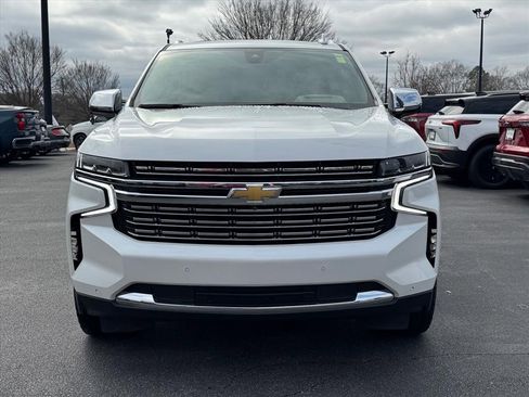 Used 2021 Chevrolet Suburban Premier w/ Premium Package image 8