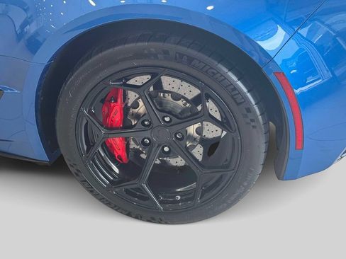Used 2016 Chevrolet Corvette Z06 w/ Z07 Performance Package RWD image 8