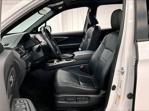 Used 2025 Honda Passport EX-L image 24