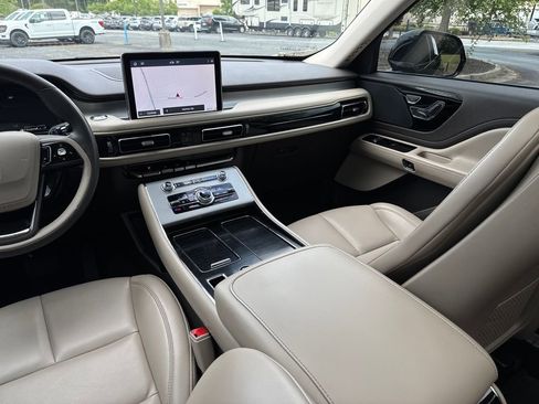 Certified 2023 Lincoln Aviator AWD w/ Premium Package image 31