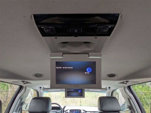 Used 2015 Chevrolet Suburban LTZ image 18