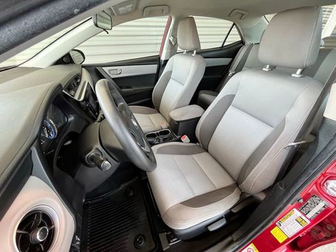 Used 2018 Toyota Corolla LE FWD image 18