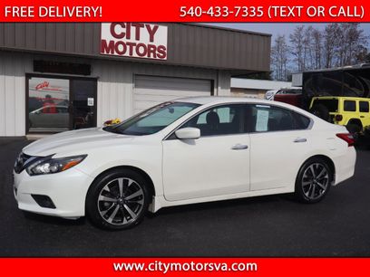 Used 2016 Nissan Altima 2.5 SR w/ LED Appearance Package