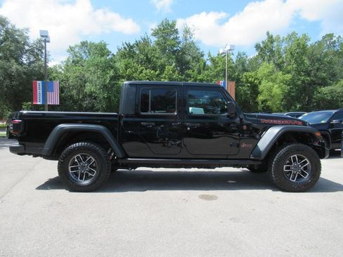 Certified 2025 Jeep Gladiator Mojave w/ Convenience Group AWD/4WD image 2