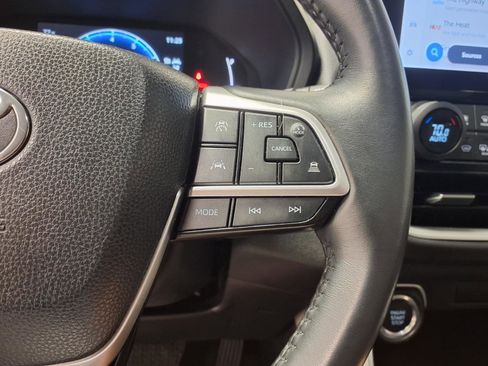 Used 2024 Toyota Grand Highlander XLE image 20