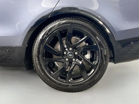 Used 2025 Land Rover Discovery Dynamic SE image 34