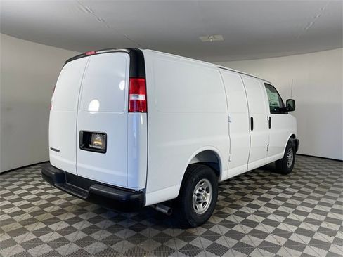 New 2025 Chevrolet Express 2500 image 18