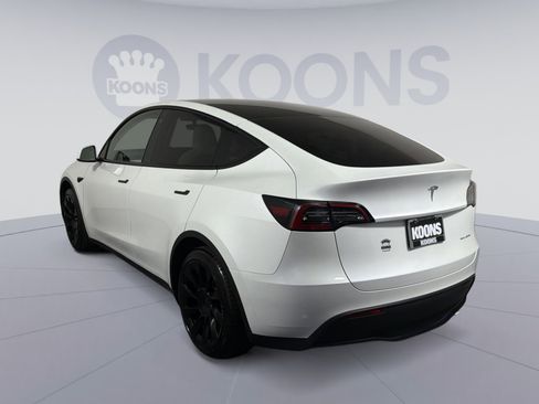 Used 2023 Tesla Model Y Long Range image 4