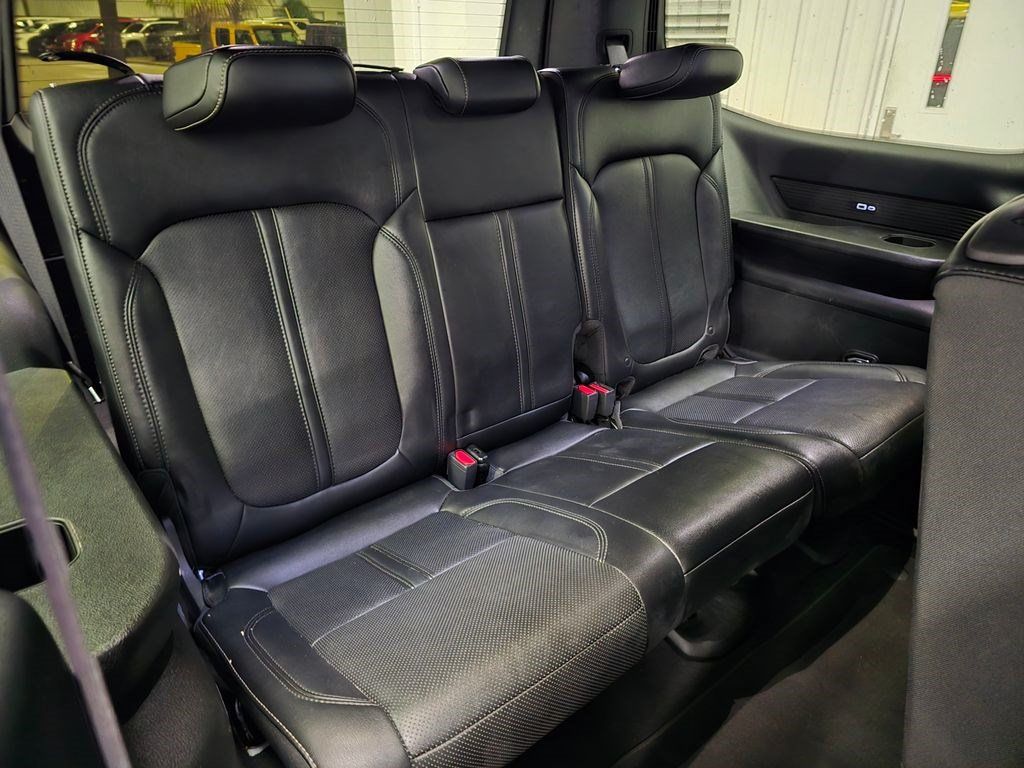Used 2024 Jeep Wagoneer Series II w/ Flexible Seating Group AWD/4WD image 36