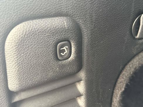 Used 2018 Jeep Grand Cherokee Limited image 27