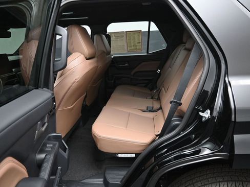 Certified 2025 Toyota 4Runner Limited AWD/4WD image 33